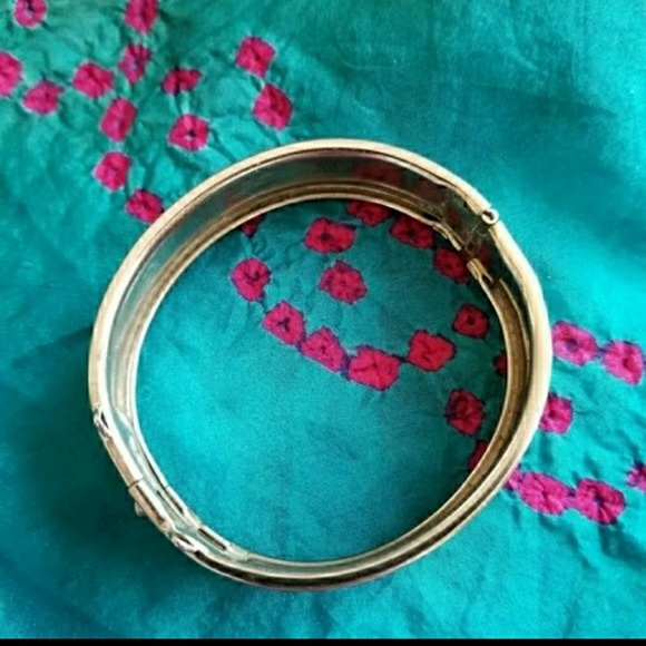 Relisted -vintage botanical etched bracelet clamper hinged - Picture 6 of 8